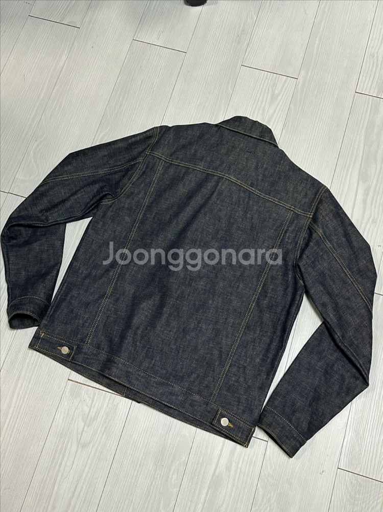 생지데님 트러커 자켓 100 팔아요--4