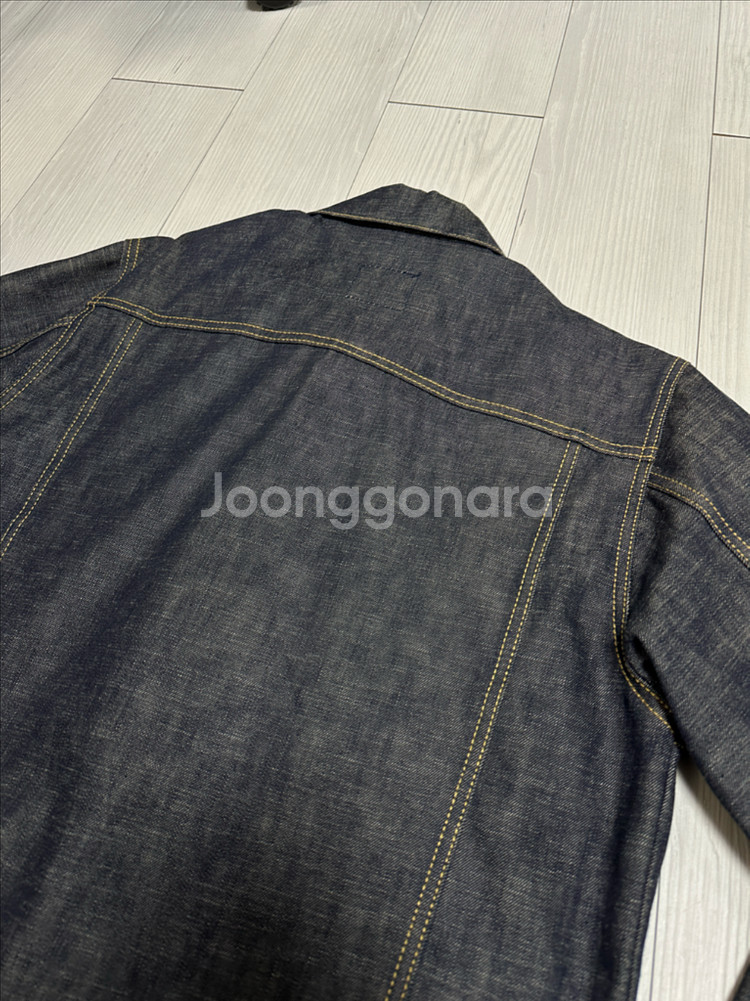 생지데님 트러커 자켓 100 팔아요--5