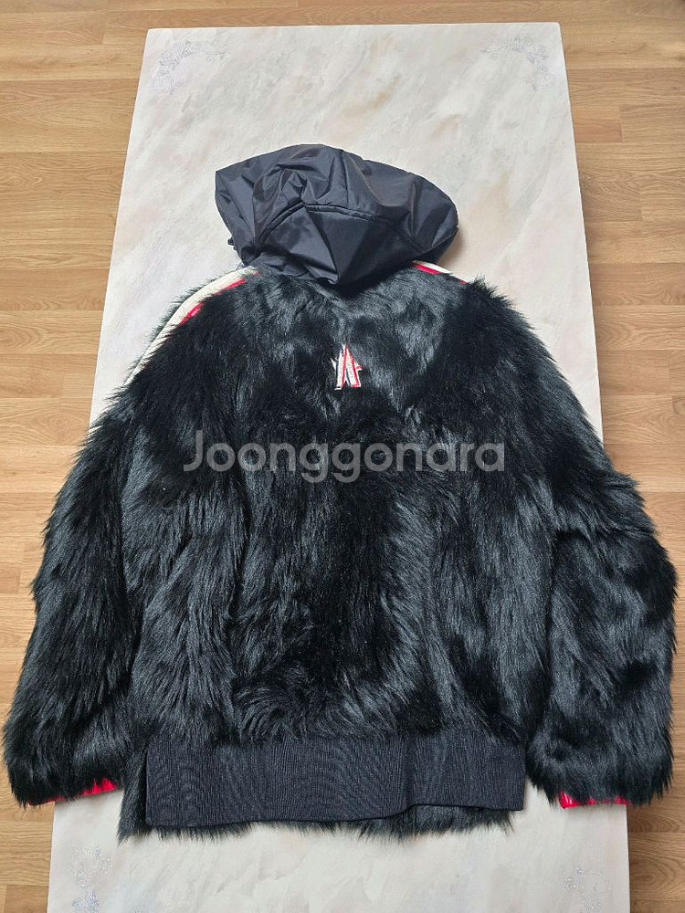 [정품] 몽클레어 그레노블 maglia 패딩 M사이즈 (여성)--1