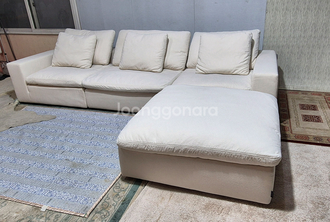 까사미아 캄포플러스 클래식 화이트 4인소파+오토만(전체드라이세탁완료)--6