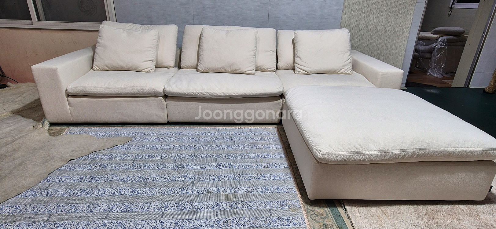 까사미아 캄포플러스 클래식 화이트 4인소파+오토만(전체드라이세탁완료)--0