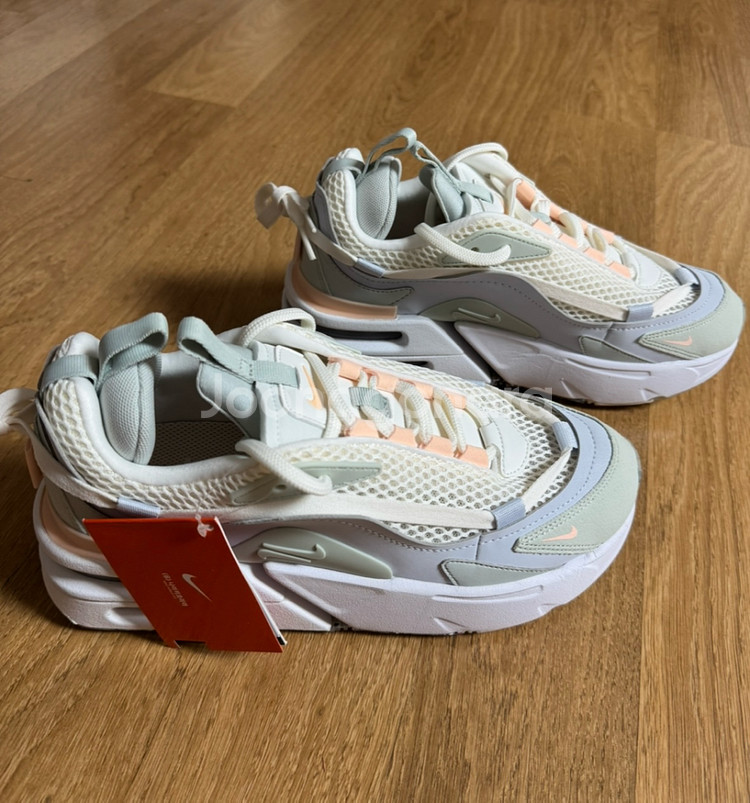 [250] 나이키 우먼스 에어맥스 퓨리오사 키높이 운동화--7