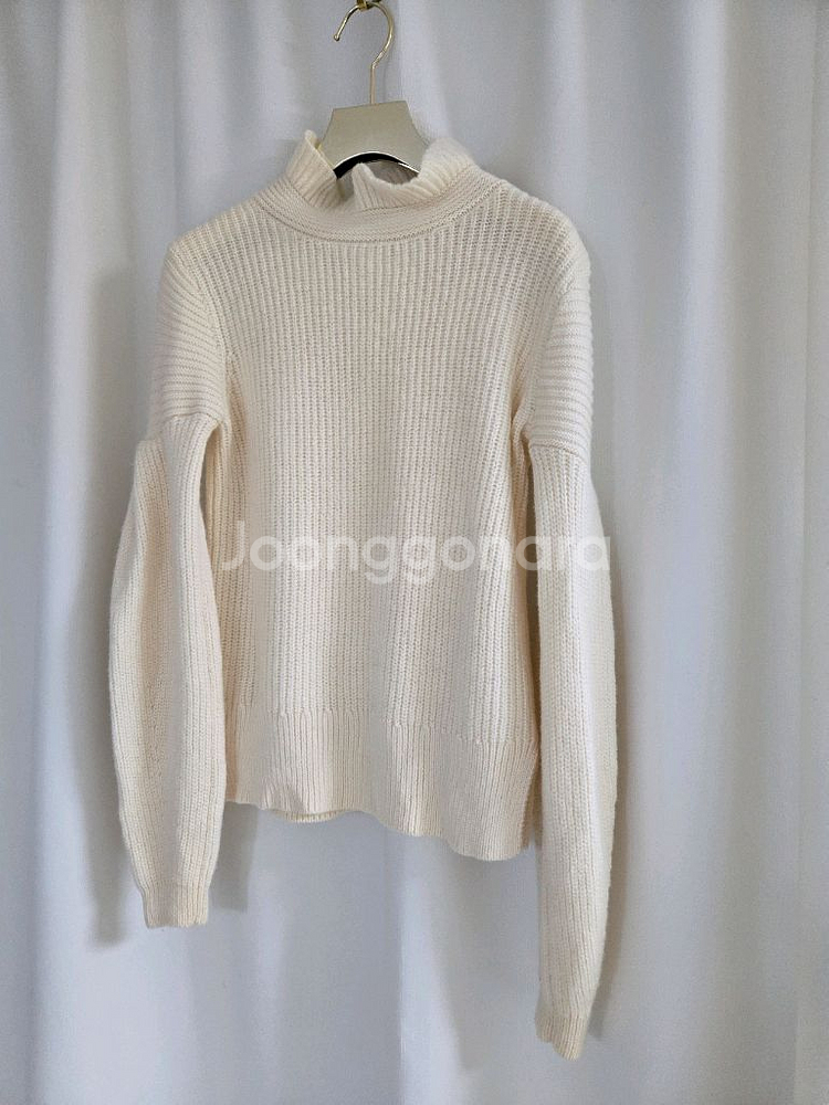 클럽모나코 러플 니트--1