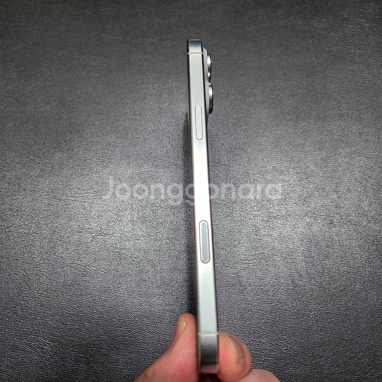 S급 자급제 아이폰16 프로맥스 화이트 티타늄 256 팝니다!!--3