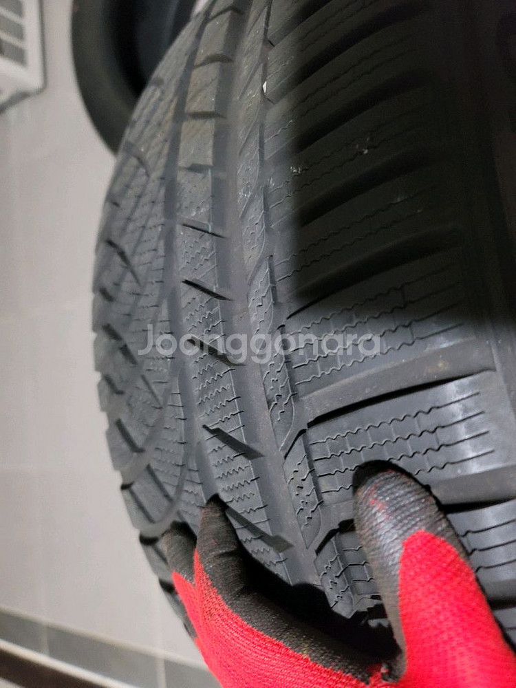 금호윈터wp72 245-45R19,275-40R19팝니다--2