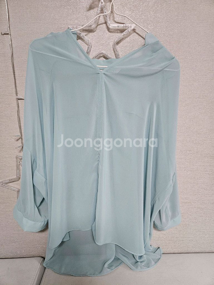 민트색 여성 블라우스--1