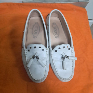 토즈 여성 로퍼 드라이빙 슈즈 37.5 (약245)