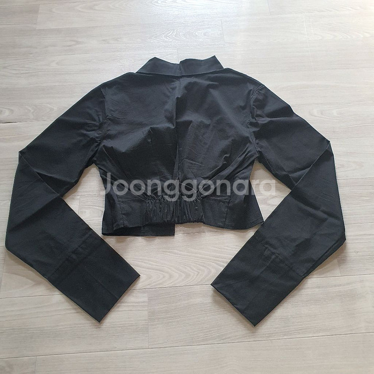 크롭 스판 셔츠 블랙 슬림핏 뒷밴딩 검정색 남방 블라우스 숏 페미닌 카라넥 허리--6