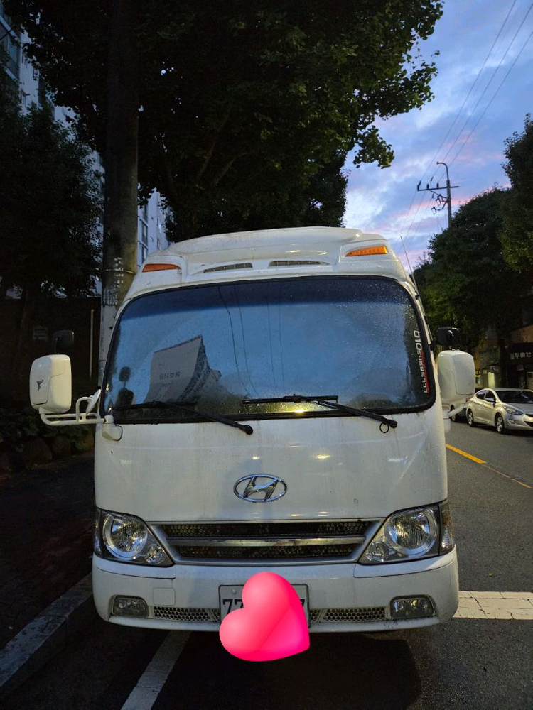 현대 카운티 캠핑카 이미지