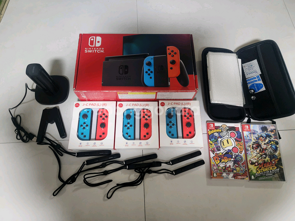 닌텐도 스위치 풀박스 8인용 악세사리 + 게임 2종--0