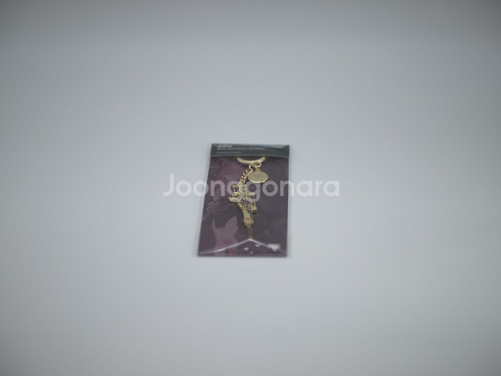 블루아카이브 2.5주년 굿즈 아루 와인레드 키링--0