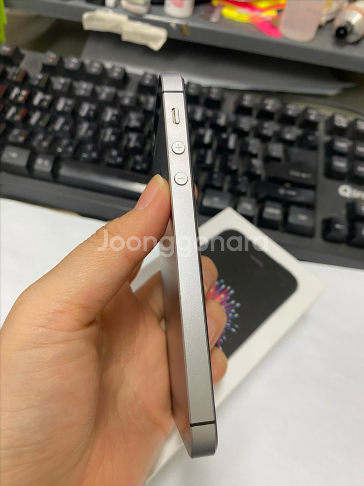 아이폰SE1 스그 SS급 64GB 배터리100% 정품박스--7