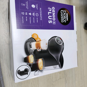 돌체구스토 지니오S 플러스 블랙 커피 머신과 스타벅스 굿즈 함께 판매합니다