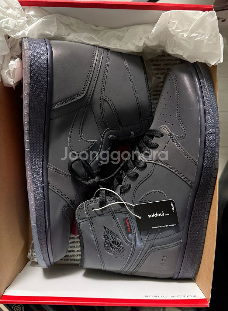 조던 1 하이 피어리스 줌 275 사이즈--0