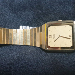 빈티지 세이코 쿼츠 시계입니다