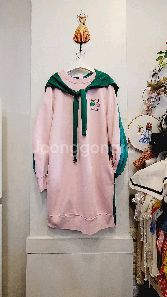 럭키슈에뜨 맨투맨 원피스--4