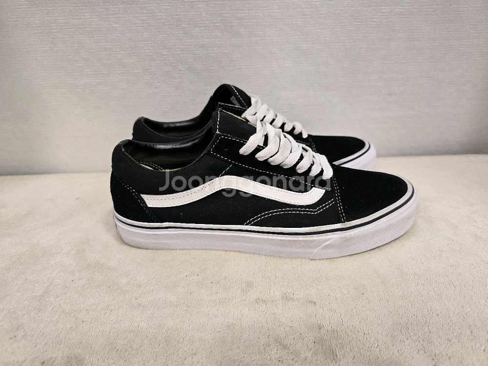 반스 올드스쿨 블랙 스니커즈 265--2