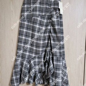 머메이드 체크러플스커트새옷이에요(일본브랜드 FRAY I.D)사이즈 0(55사이즈)(택달린 새옷)