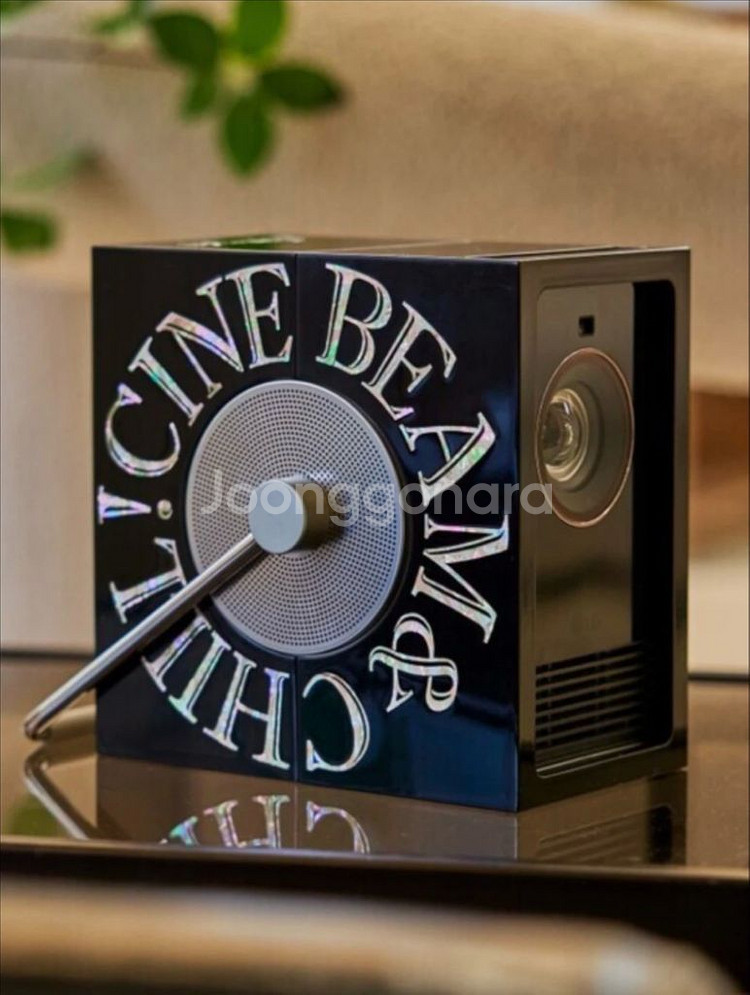 미개봉) LG시네빔큐브HU710PB + Saytouche 콜라보 한정판 케이스--1