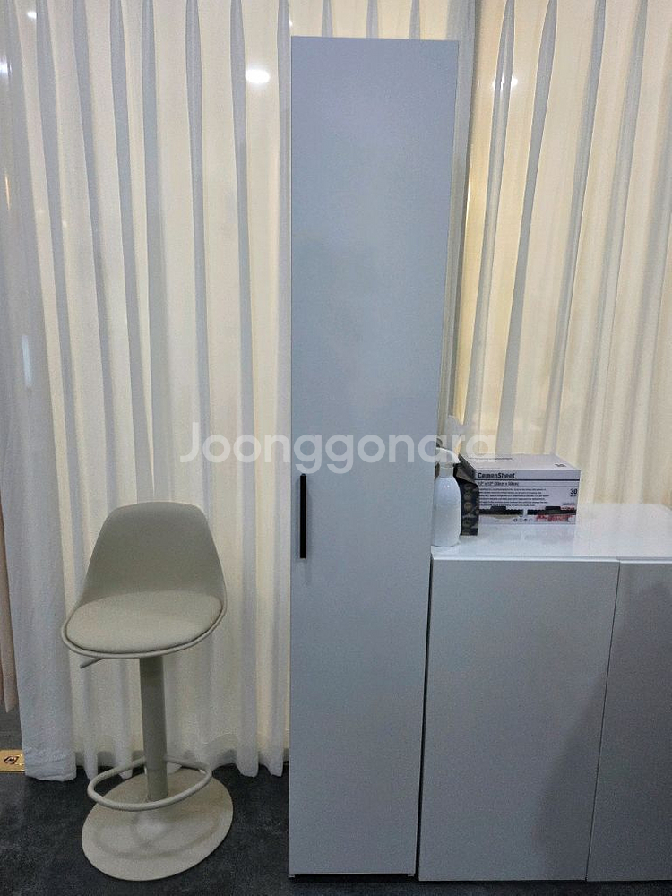 1인 깔끔한 화이트 옷장--0