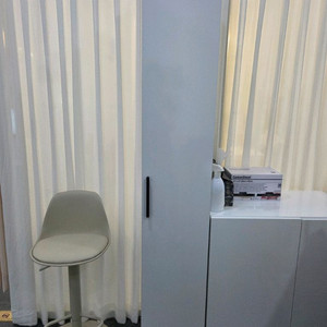 1인 깔끔한 화이트 옷장