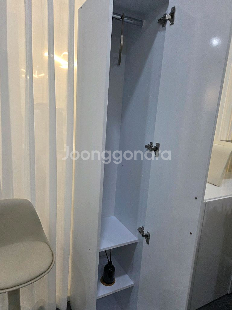 1인 깔끔한 화이트 옷장--1