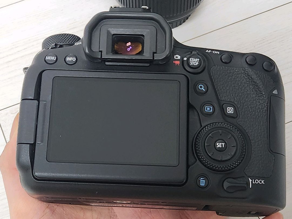 캐논 6D Mark II + 신계륵 24-70mm 렌즈--1