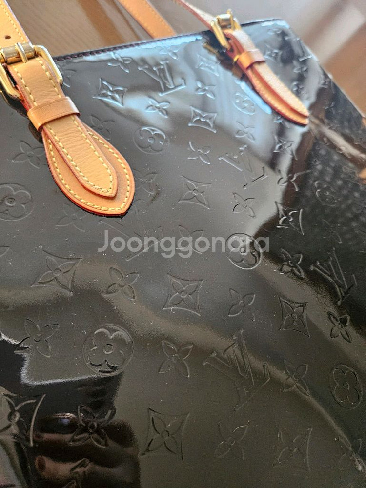 루이비통 유광 가방--4