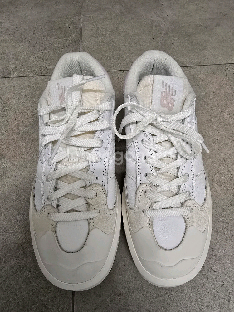 뉴발란스 CT302 화이트 여성 스니커즈--0