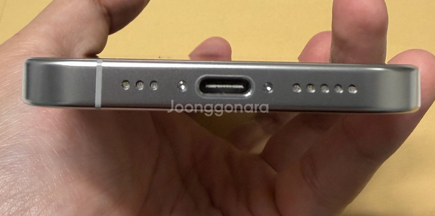 아이폰 16 프로 미국판 무음 256GB 화이트--6