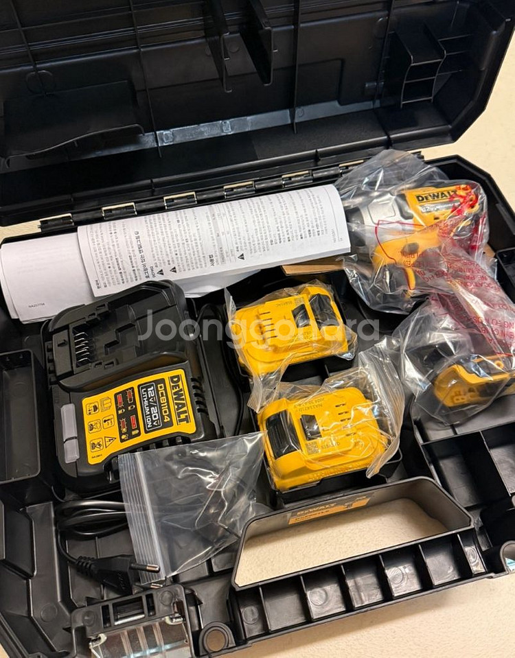 디월트DCF801L2 12V MAX 충전임팩드릴 3A--0