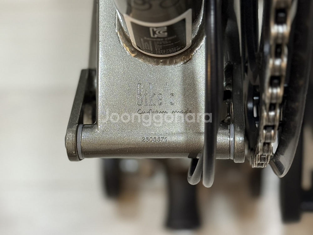 바이크스 시티 25년형 샴페인 그레이 팝니다.--0