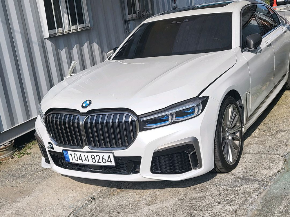 BMW 7시리즈 M 스포츠 패키지--1