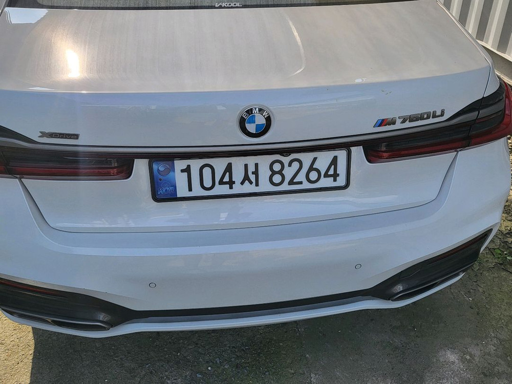 BMW 7시리즈 M 스포츠 패키지--2