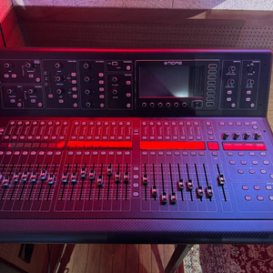 Midas M32 Live 디지털 믹서