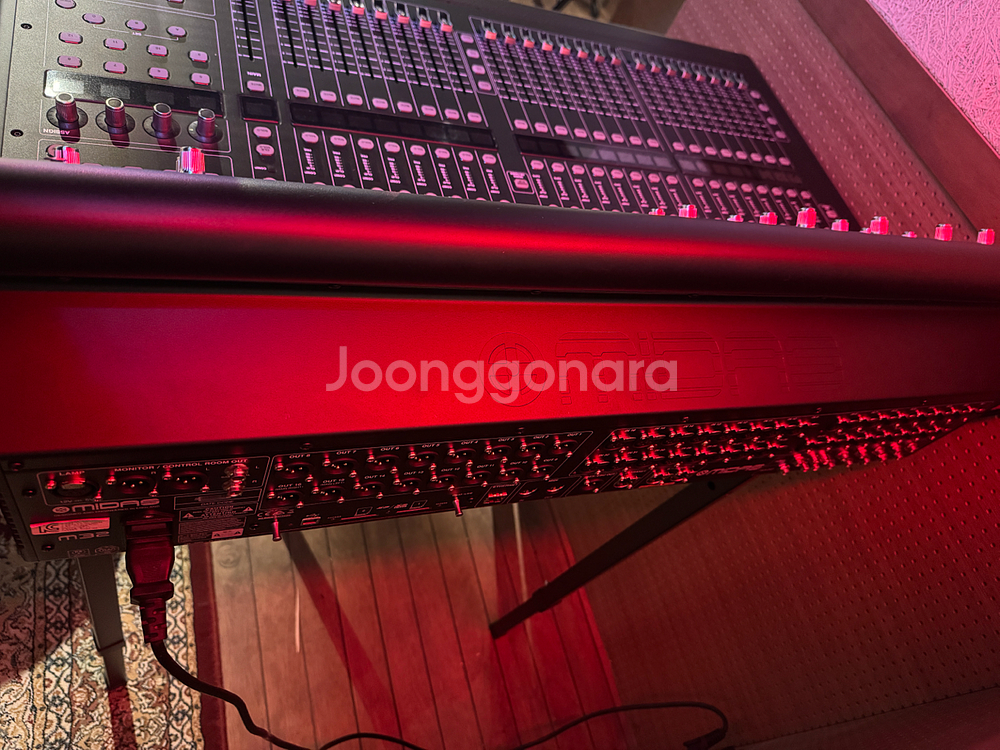 Midas M32 Live 디지털 믹서--1