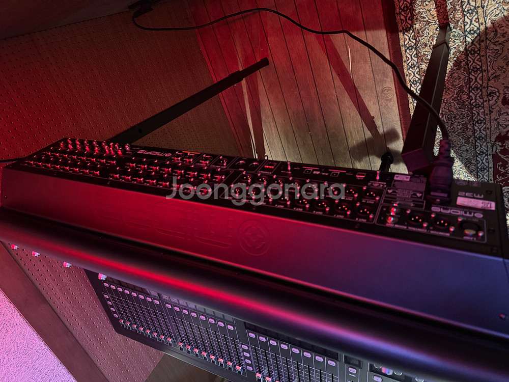 Midas M32 Live 디지털 믹서--2