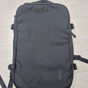 인케이스 트레블백팩