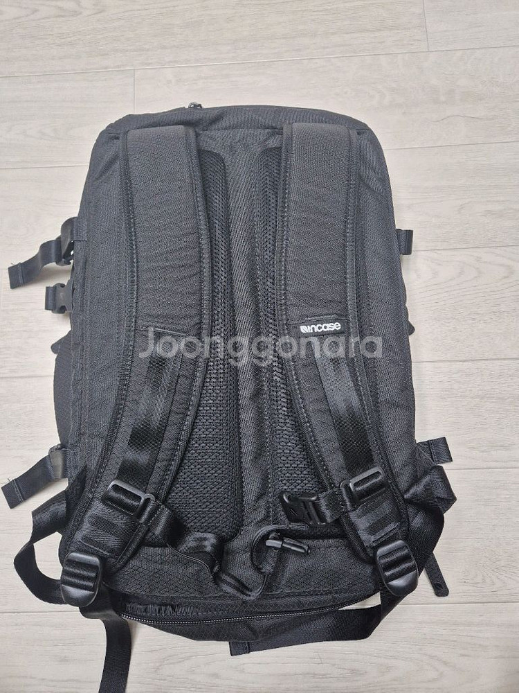 인케이스 트레블백팩--1