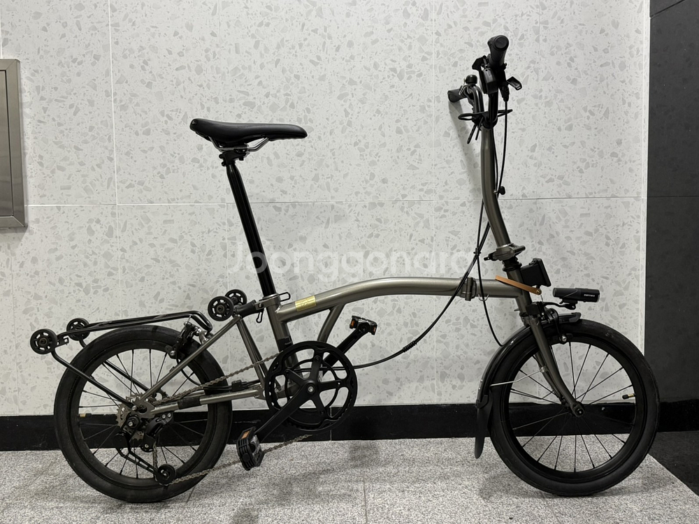 바이크스 시티 25년형 샴페인 그레이 팝니다.--6