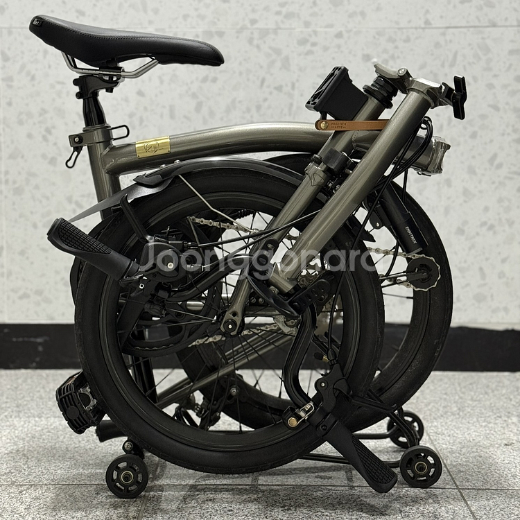 바이크스 시티 25년형 샴페인 그레이 팝니다.--5