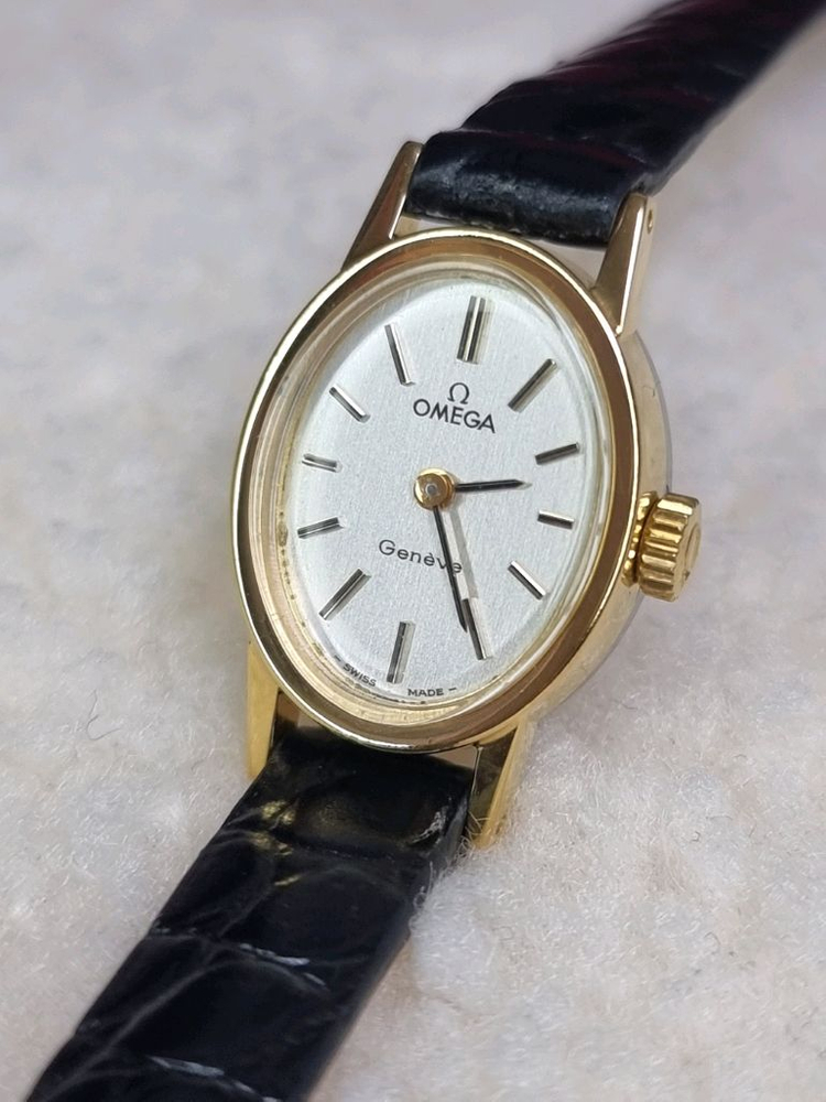 오메가 제네브 빈티지 오벌 실버 다이얼 수동 여성시계 이미지