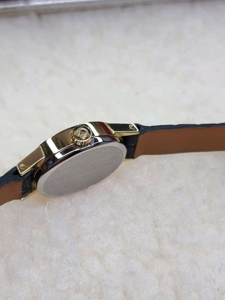 오메가 제네브 빈티지 오벌 실버 다이얼 수동 여성시계 이미지