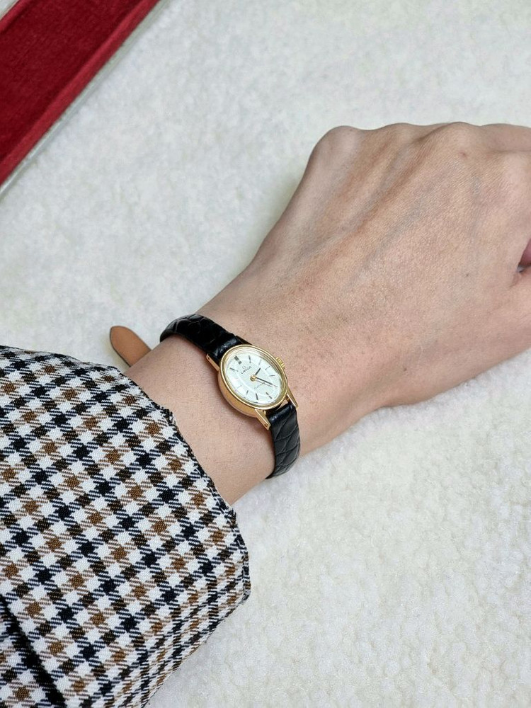 오메가 제네브 빈티지 오벌 실버 다이얼 수동 여성시계 이미지