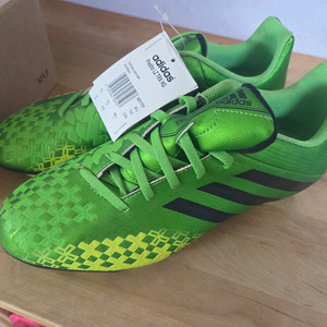 아디다스 프레데터 앱솔라도 리셀존 축구화