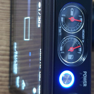 WB1000 아날로그디카. 니코로빈 피규어