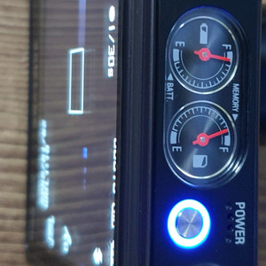 WB1000 아날로그디카. 니코로빈 피규어