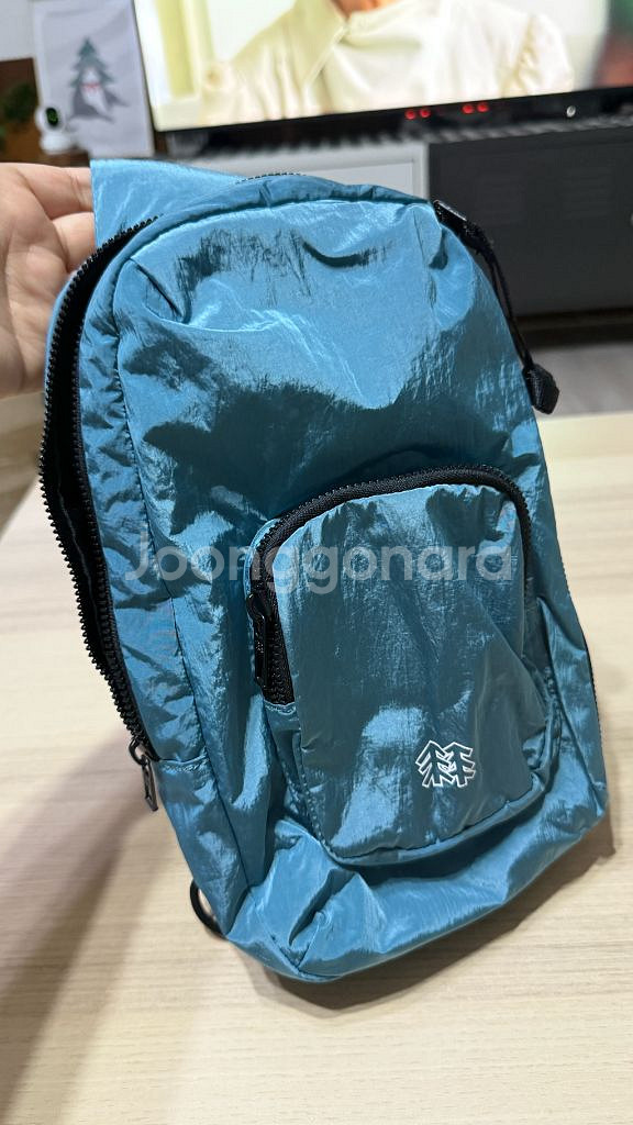 코오롱스포츠 슬링백--1