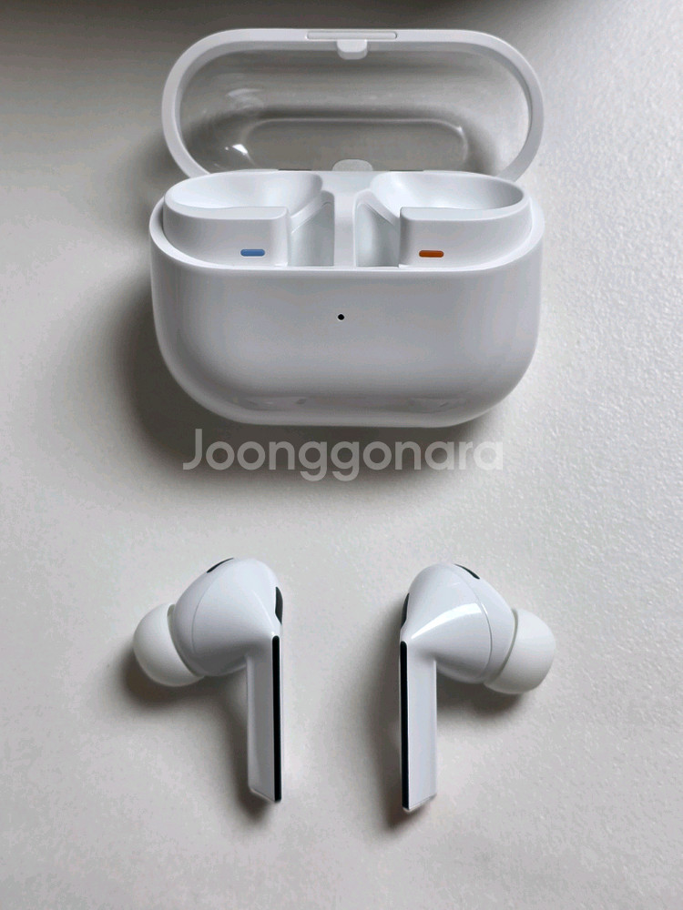 갤럭시버즈3프로 화이트--1