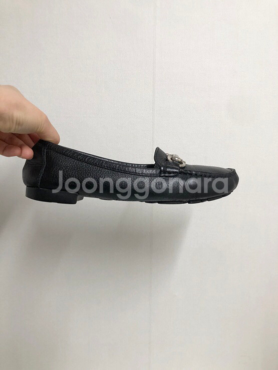 (235사이즈)페라가모 정품 은장 간치니 드라이빙 로퍼--2